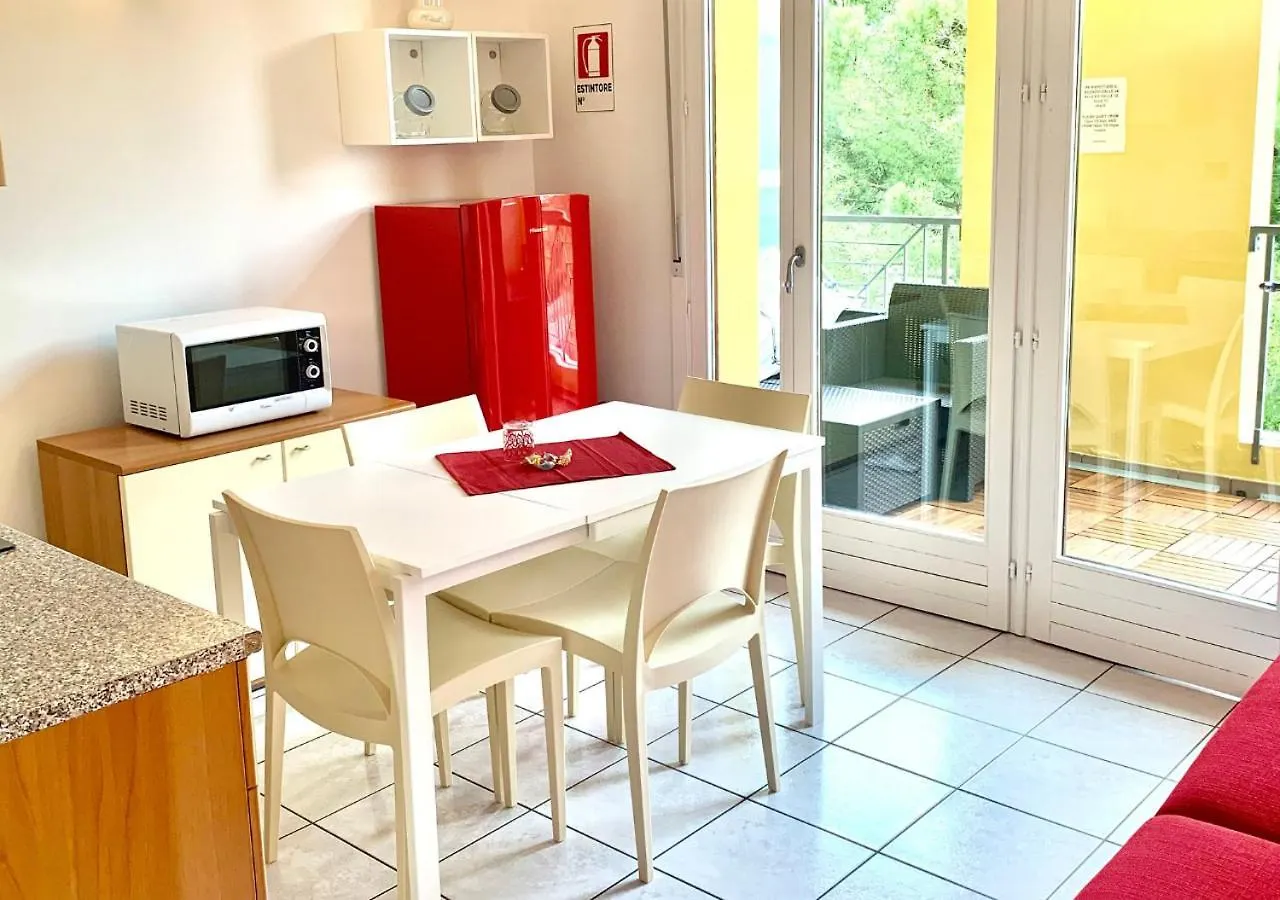 Gardalakeapartment A Сирмионе Италия