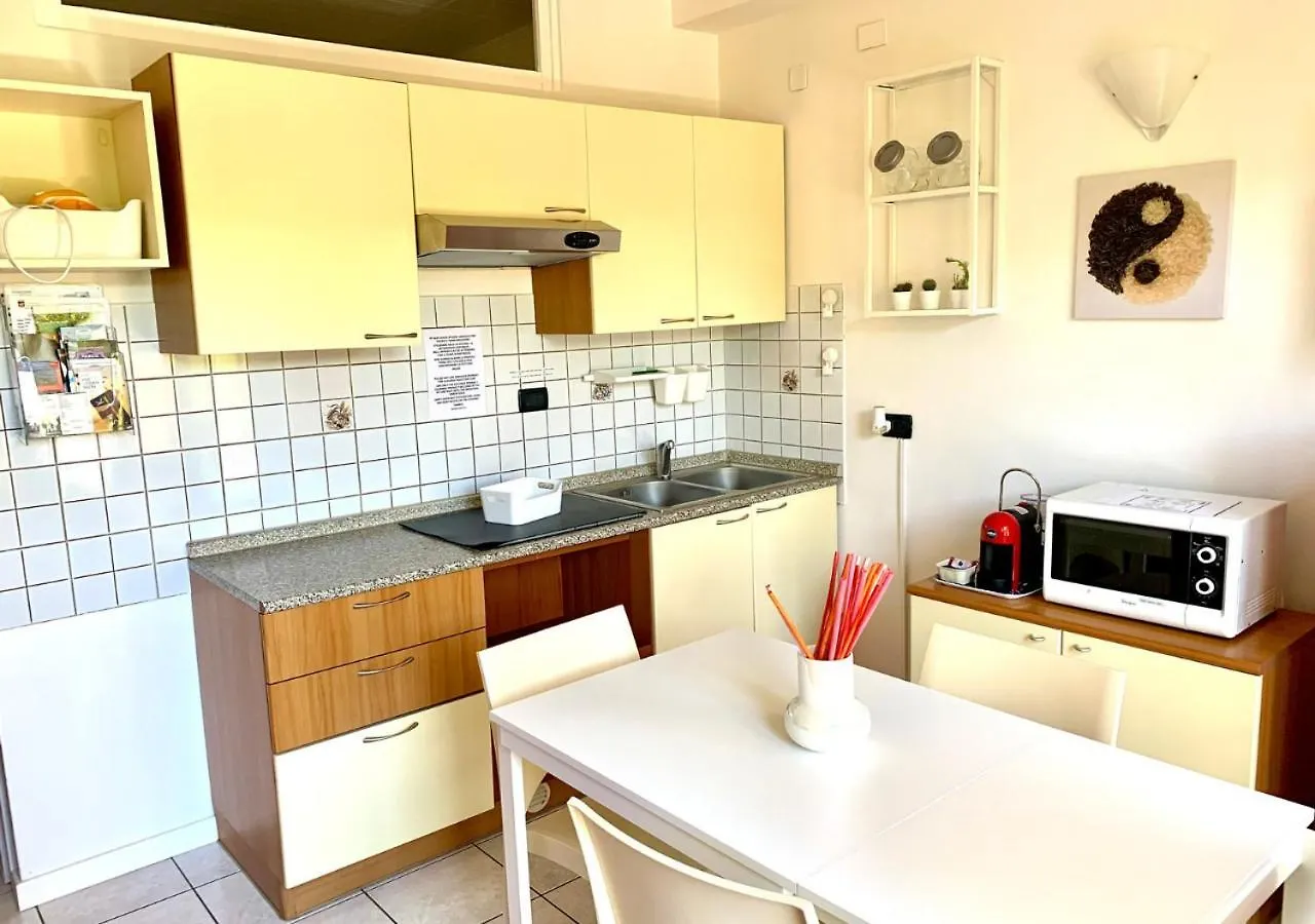 Апарт-отель Gardalakeapartment A Сирмионе Италия